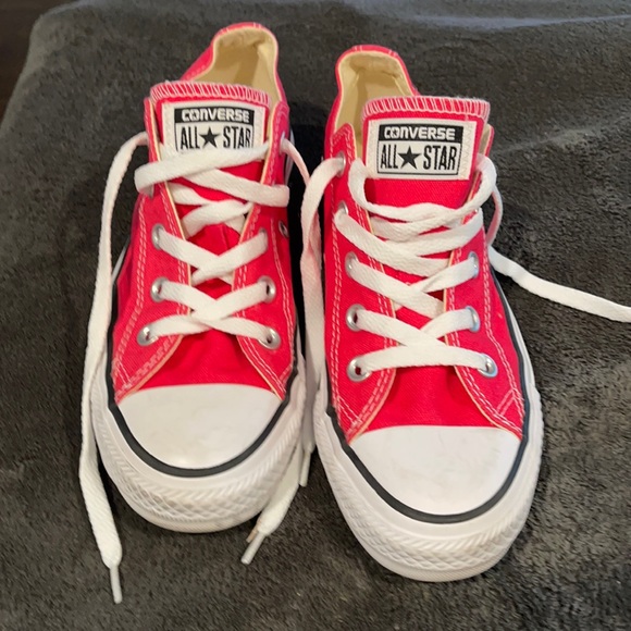 Converse Shoes - Unsex red sneakers man size 4 women size 8